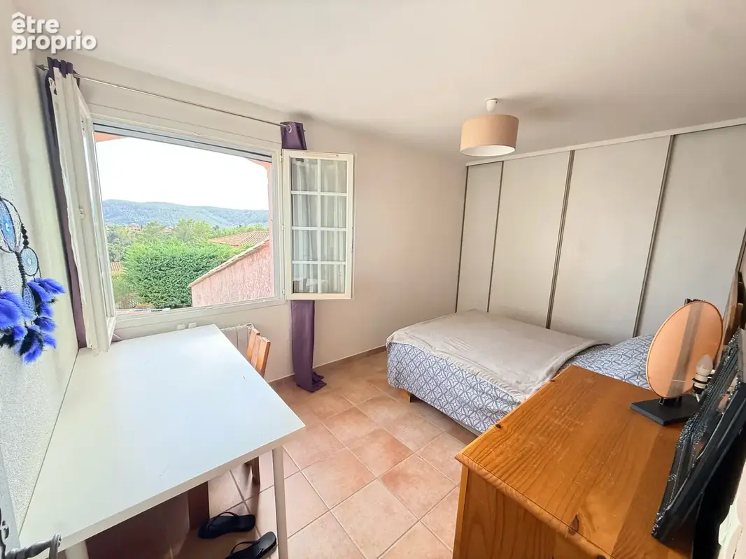 Bagnols en foret, villa dominante au calme avec piscine  et appartement independant - photo 17