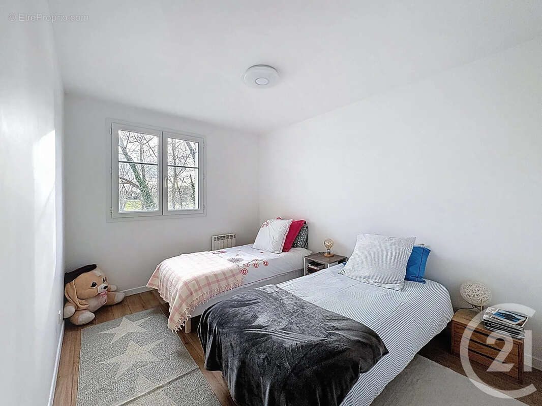 Appartement à SAVIGNY-LE-TEMPLE
