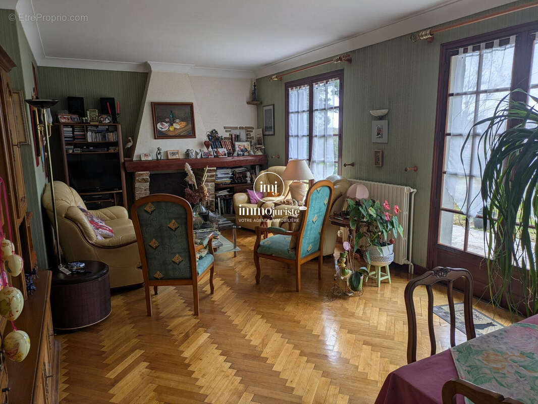 Maison à SAINT-YRIEIX-SOUS-AIXE