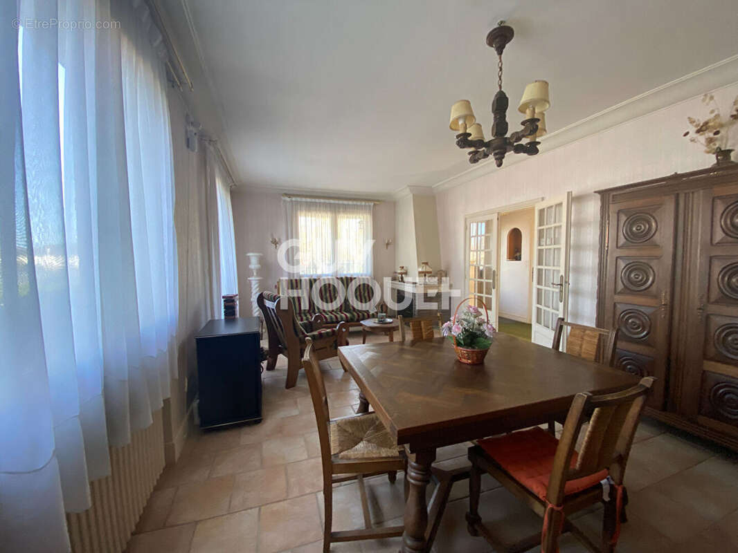 Maison à SAINT-CYR-SUR-LOIRE