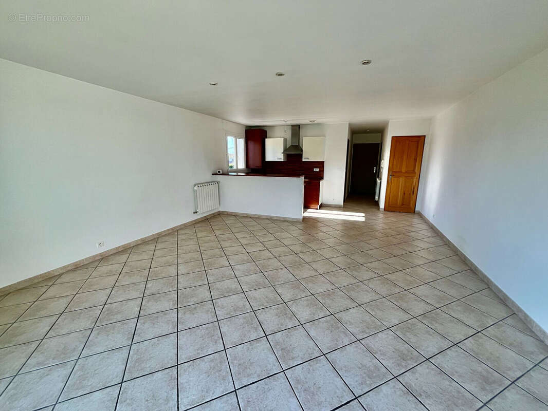 Appartement à L'ISLE-SUR-LA-SORGUE