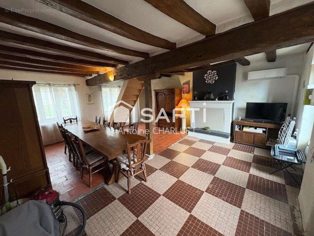 Maison 208 m² à Saulnay  - photo 4