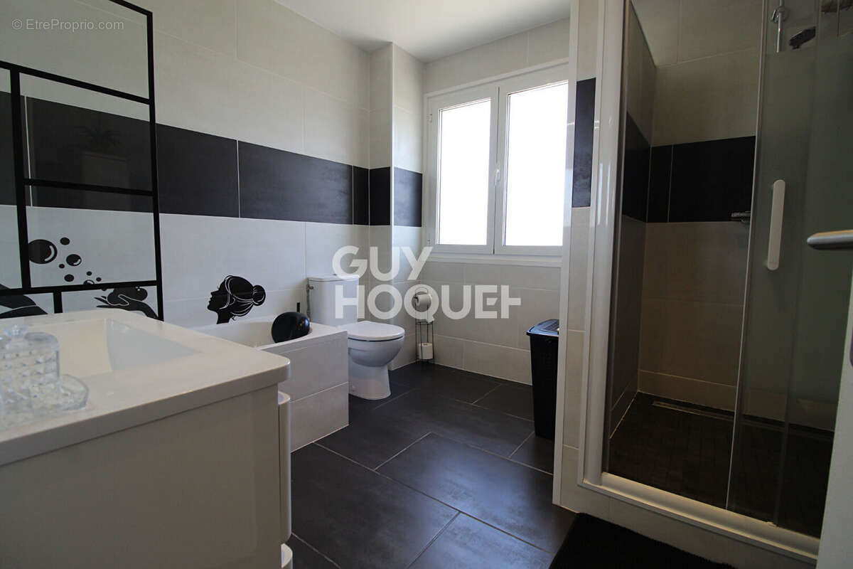 Maison à VERNEUIL-L'ETANG