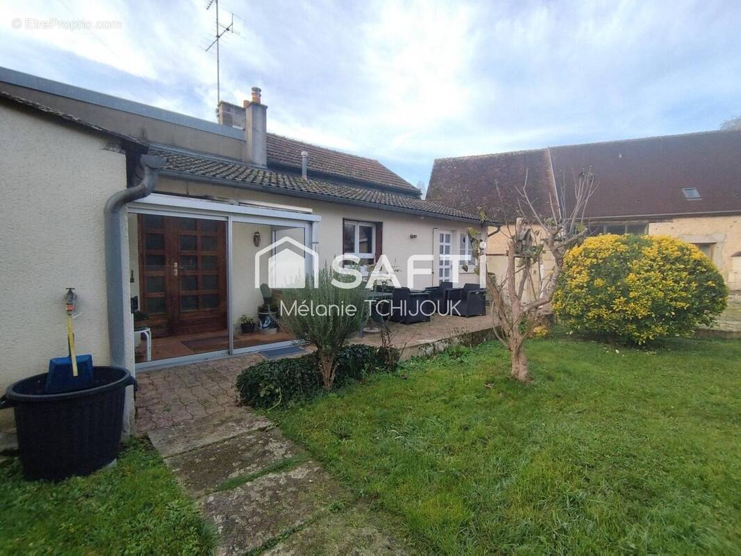 Photo 1 - Maison à MONTBOUY