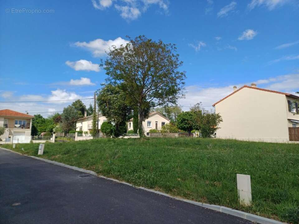 Terrain à GOND-PONTOUVRE