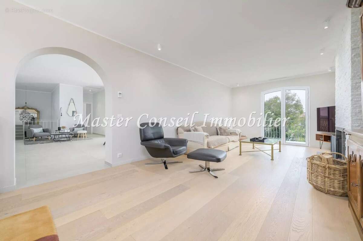 Domaine privé  superbe villa 8p 280m² contemporaine renovee  vue mer - photo 7