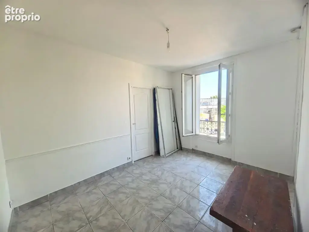 Appartement à AUBERVILLIERS