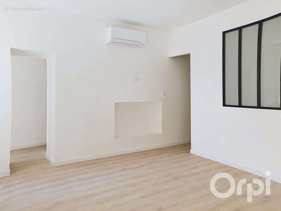 A vendre type 2 neuf avec terrasse privative et parking privatif sans charge - photo 2