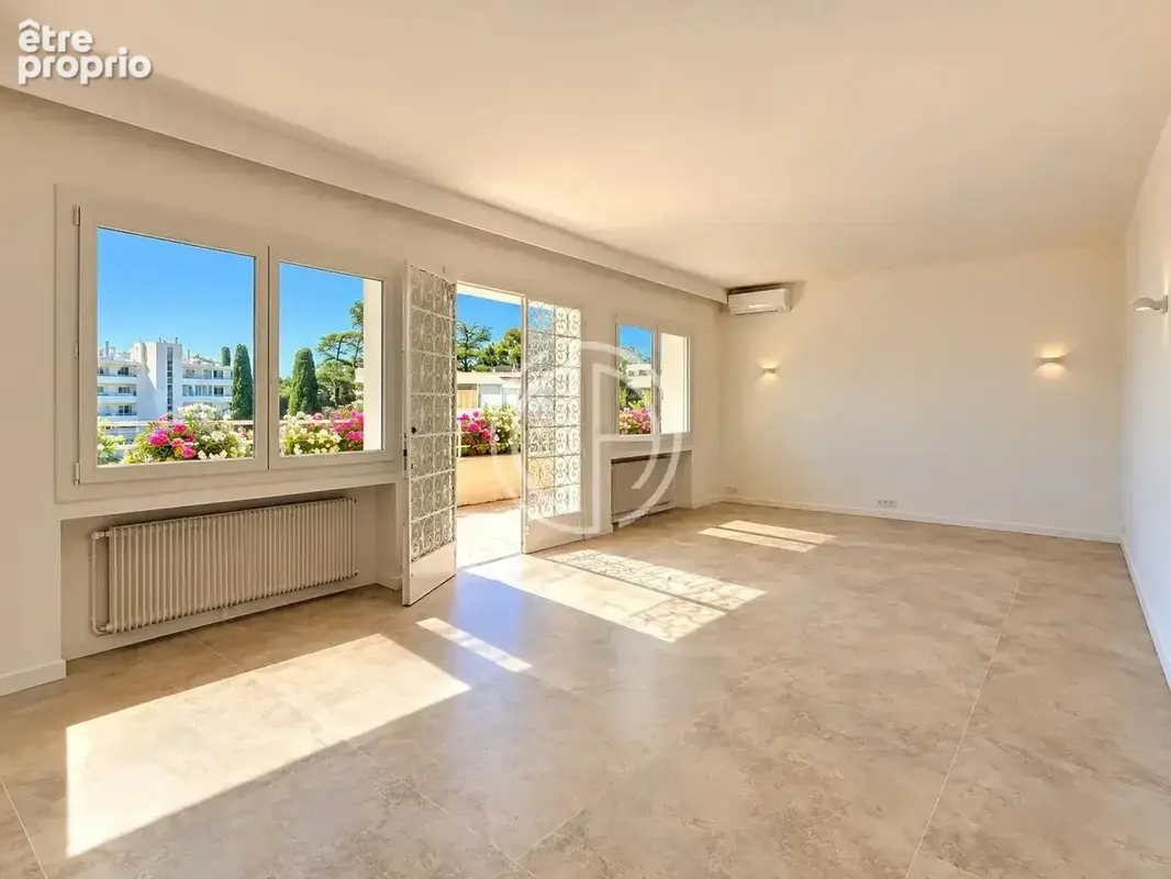 CANNES CENTRE - Superbe appartement 4 pièces avec terrasse - photo 4