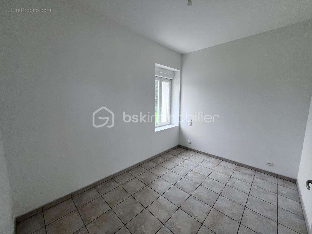 Maison rare sur le marche avec vie entiere de plain pied 4 chambres non mitoyenne - photo 7