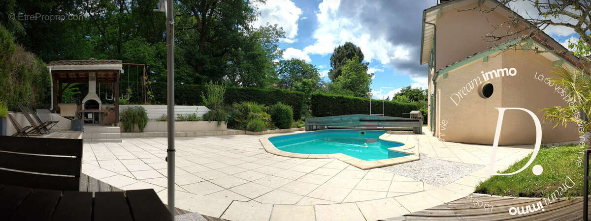 Maison à SAINT-PIERRE-DU-MONT