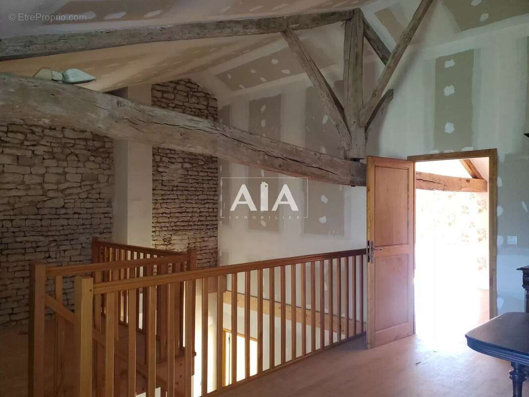 Maison à THEIL-RABIER