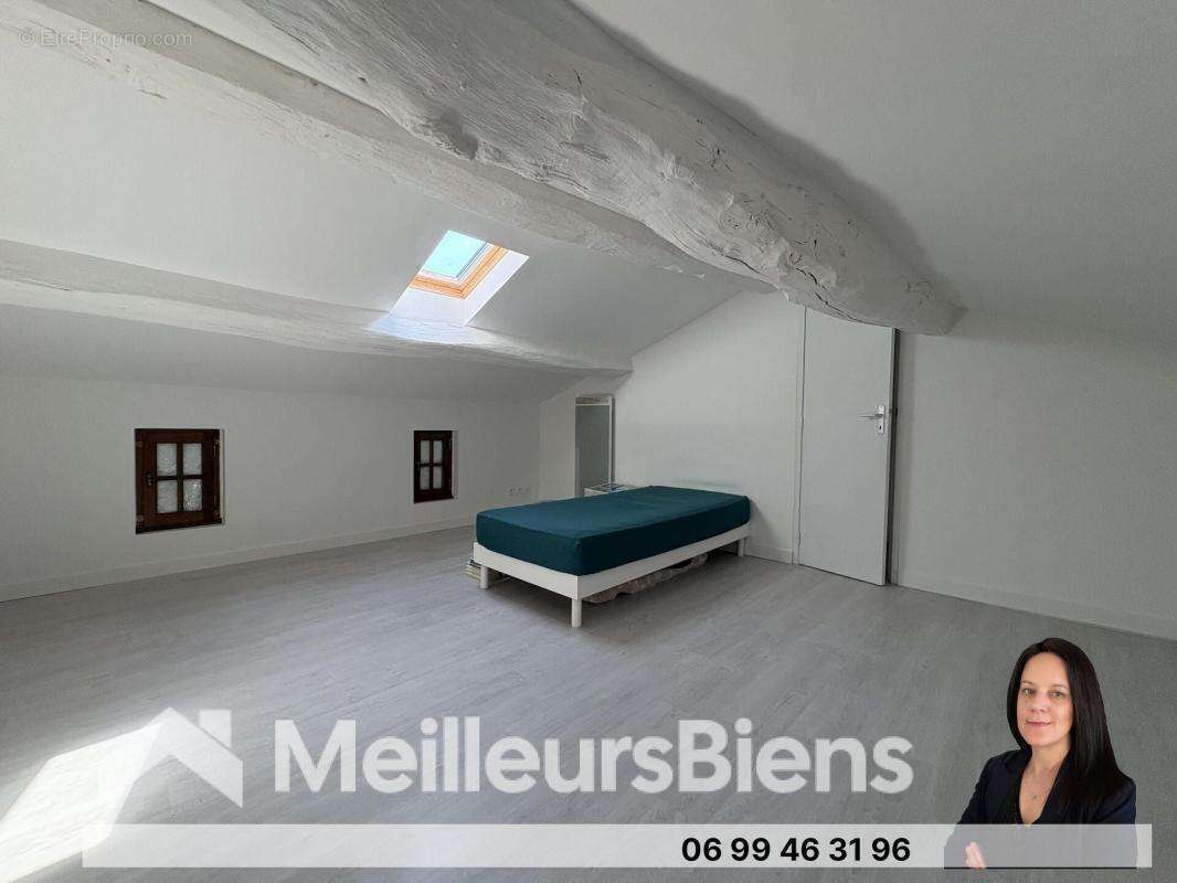Maison familiale 4 chambres, garage et jardin à 5 min de St Yzan de Soudiac - photo 9