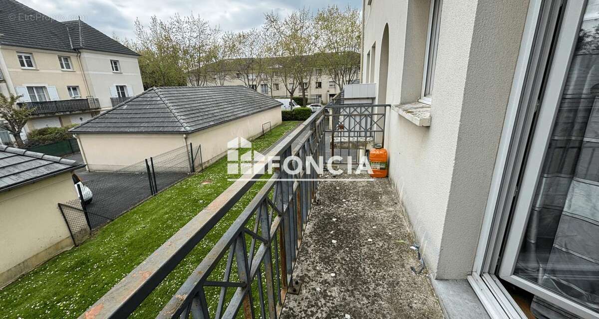 Appartement à SAVIGNY-LE-TEMPLE