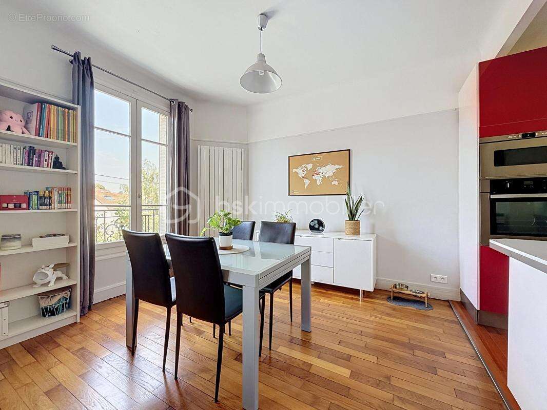 Appartement à LE MESNIL-LE-ROI