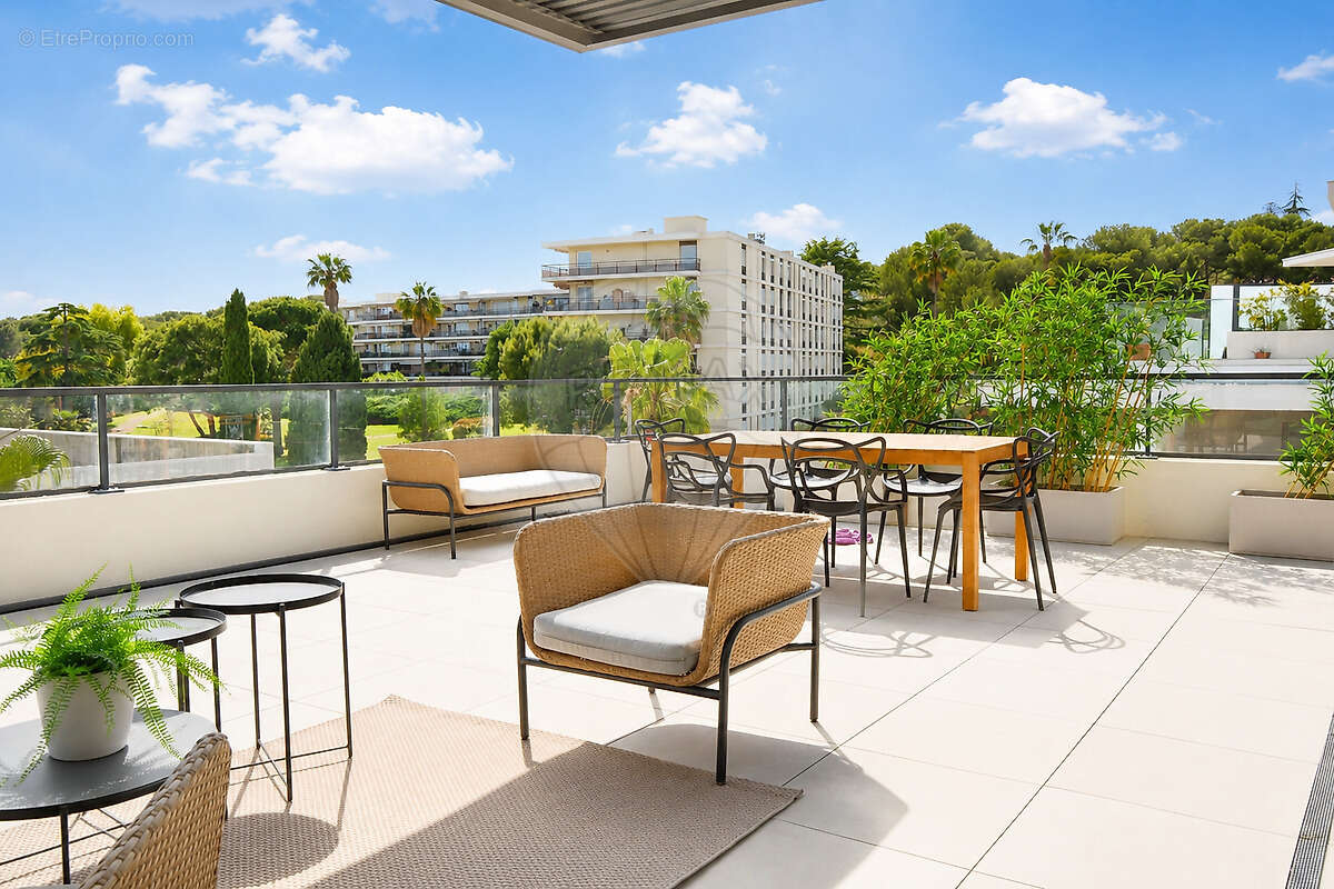 Appartement à VILLENEUVE-LOUBET
