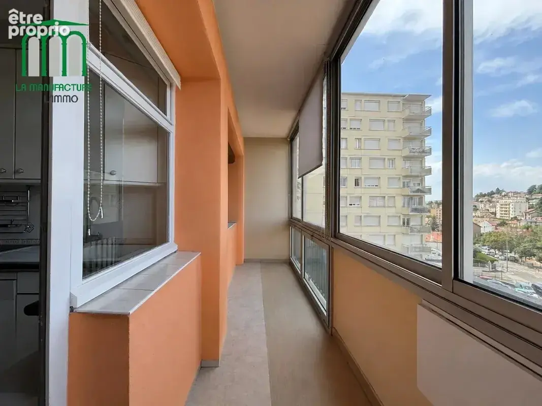 SAINT ETIENNE proche cour Fauriel - Appartement T4 avec cave et garage - photo 7
