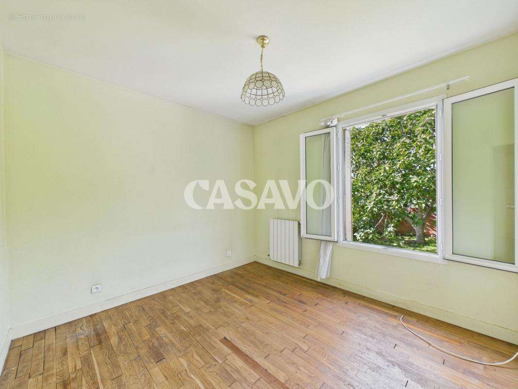 Maison à CHENNEVIERES-SUR-MARNE