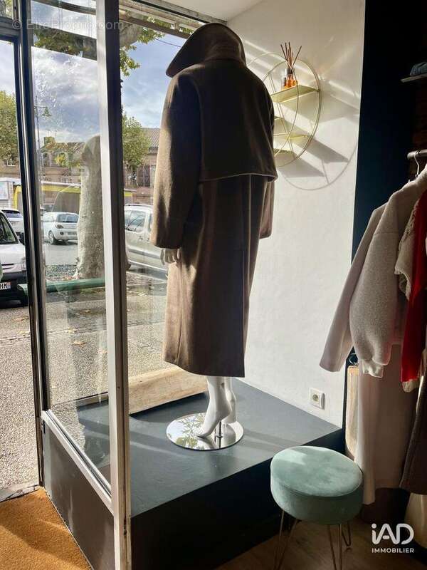 Photo 4 - Commerce à L'ISLE-JOURDAIN