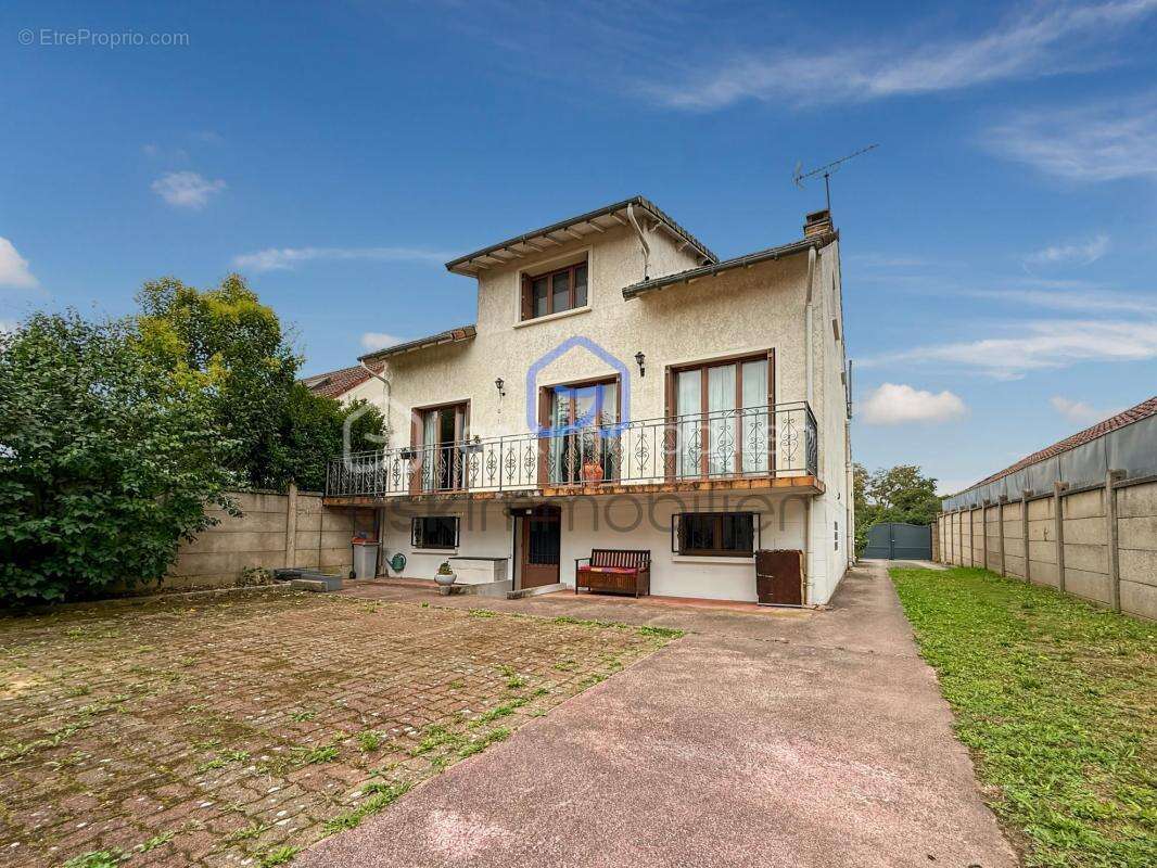 Maison à BOISSY-SOUS-SAINT-YON