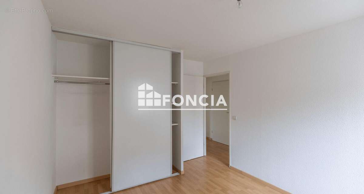Bel appartement avec grande terrasse, piscine et double stationnement - photo 7