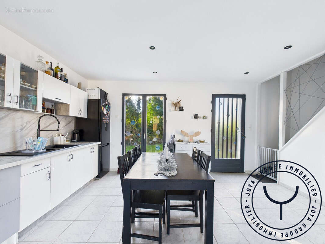 Maison à NEUVILLE-SUR-VANNES