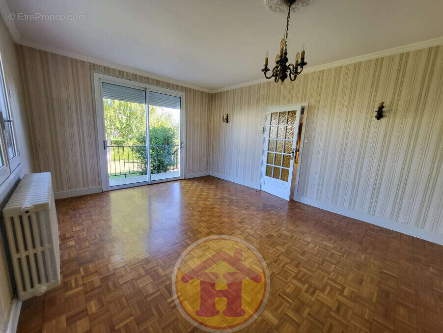 Maison à SAINT-JUNIEN