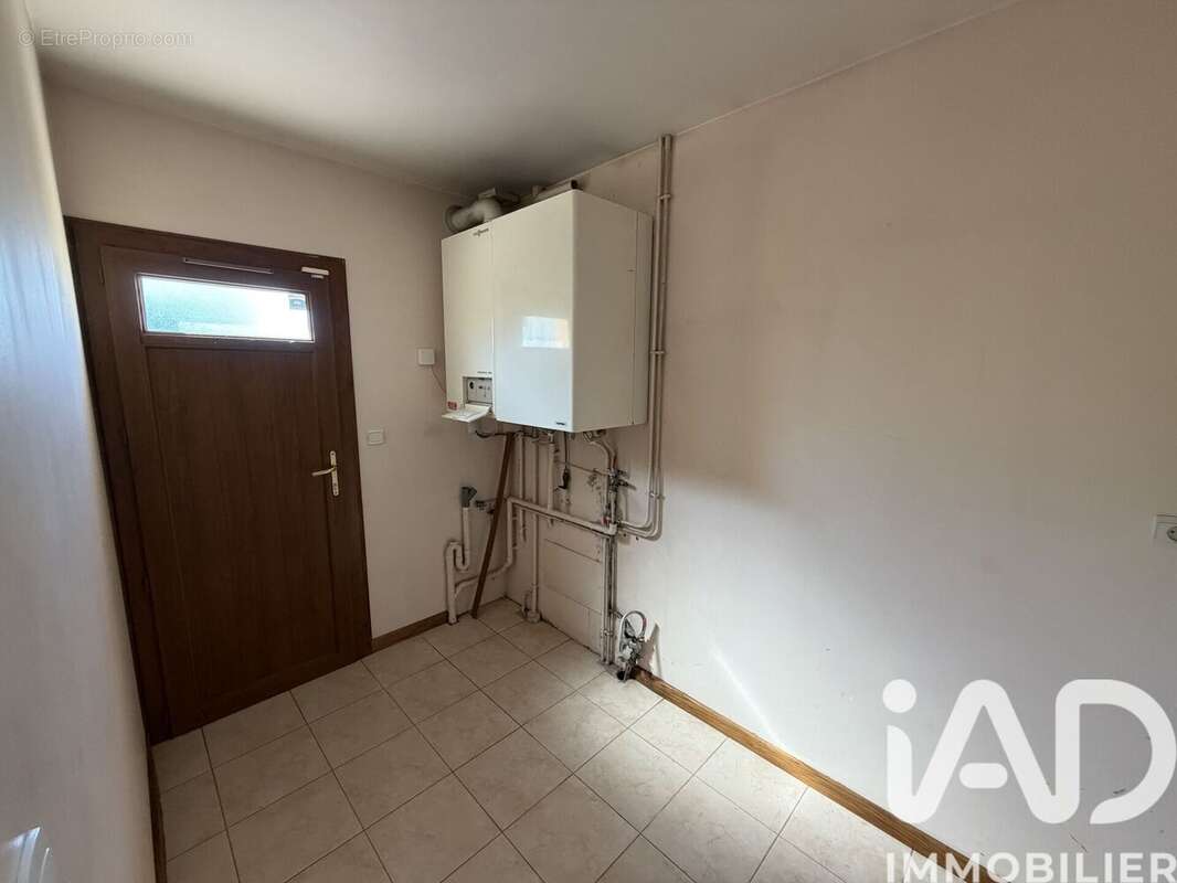 Maison 124 m² à Montcourt-Fromonville  - photo 6