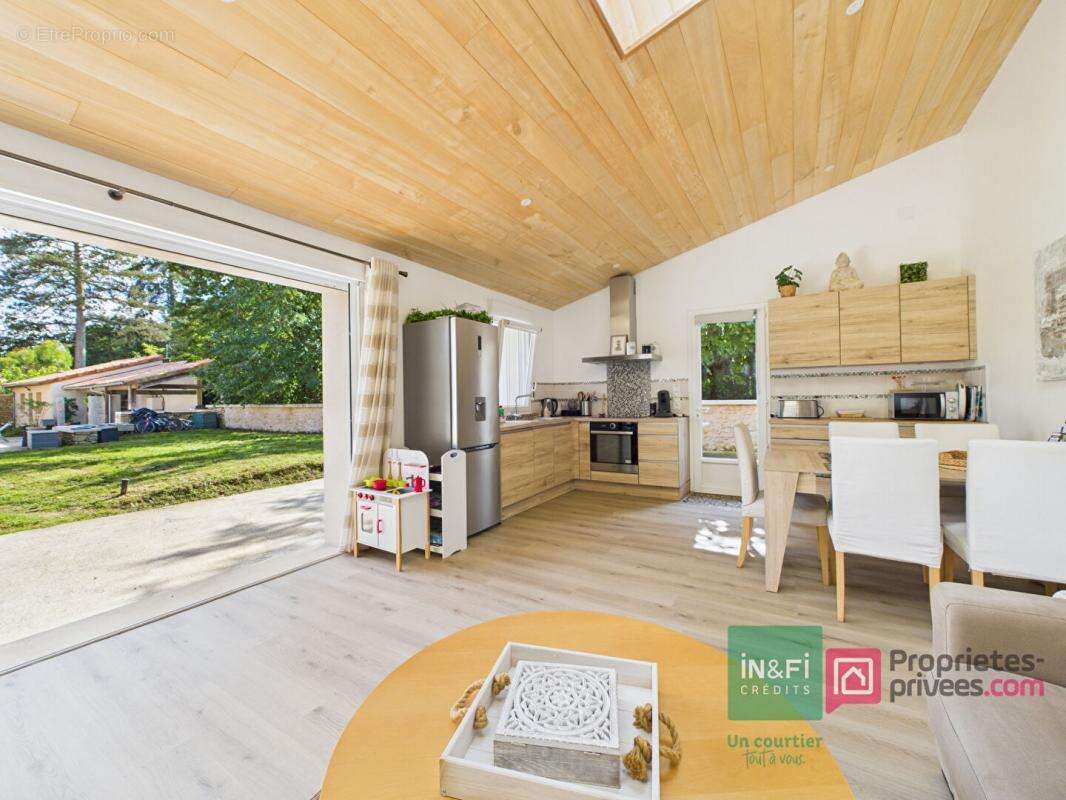 Maison à NOUAILLE-MAUPERTUIS