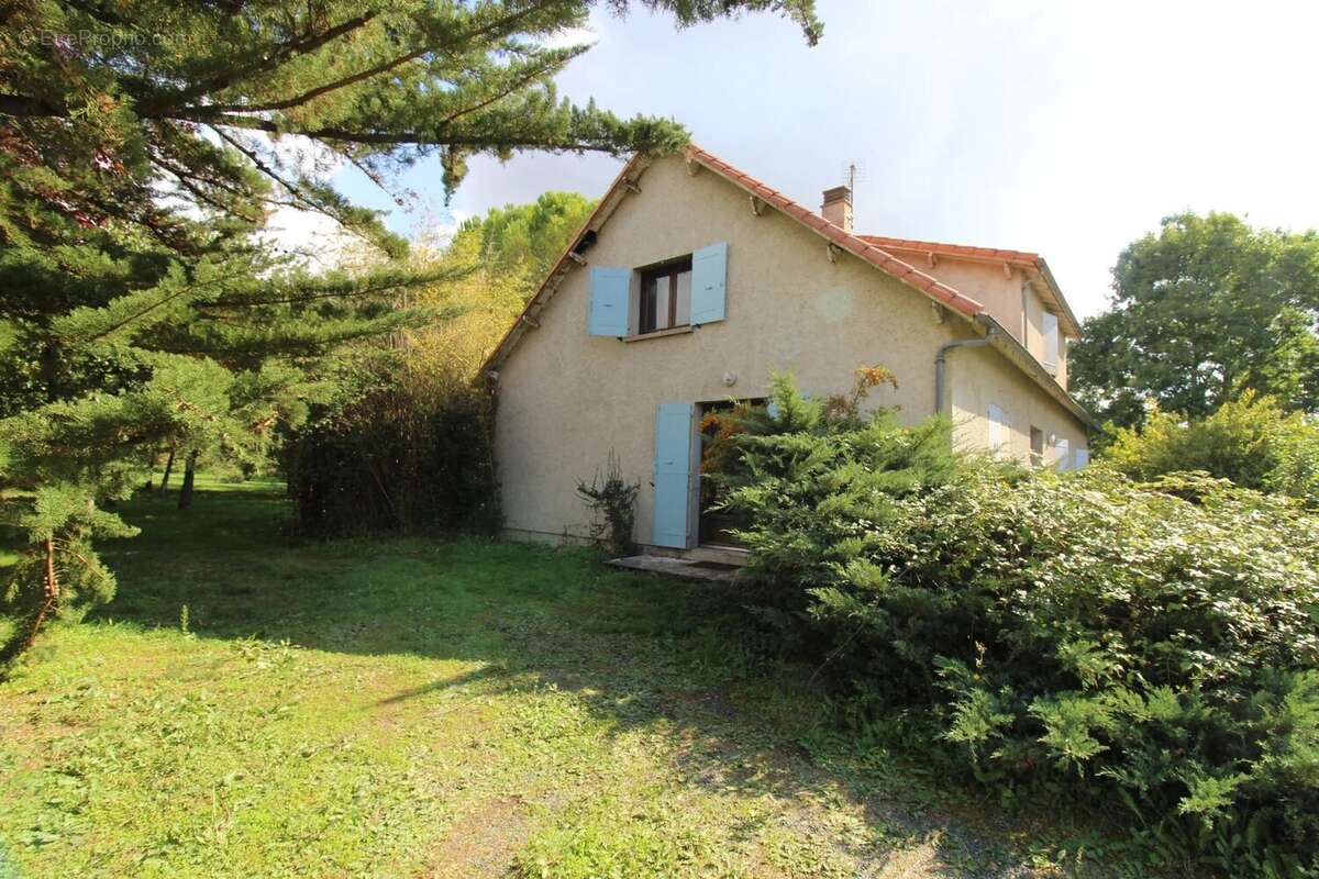 Maison à SAINT-HILAIRE-LA-PALUD