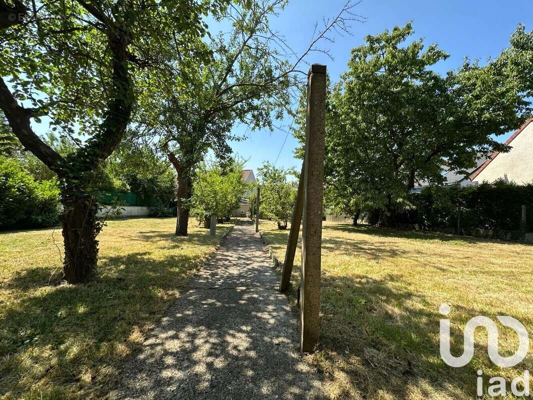 Photo 3 - Terrain à MORANGIS