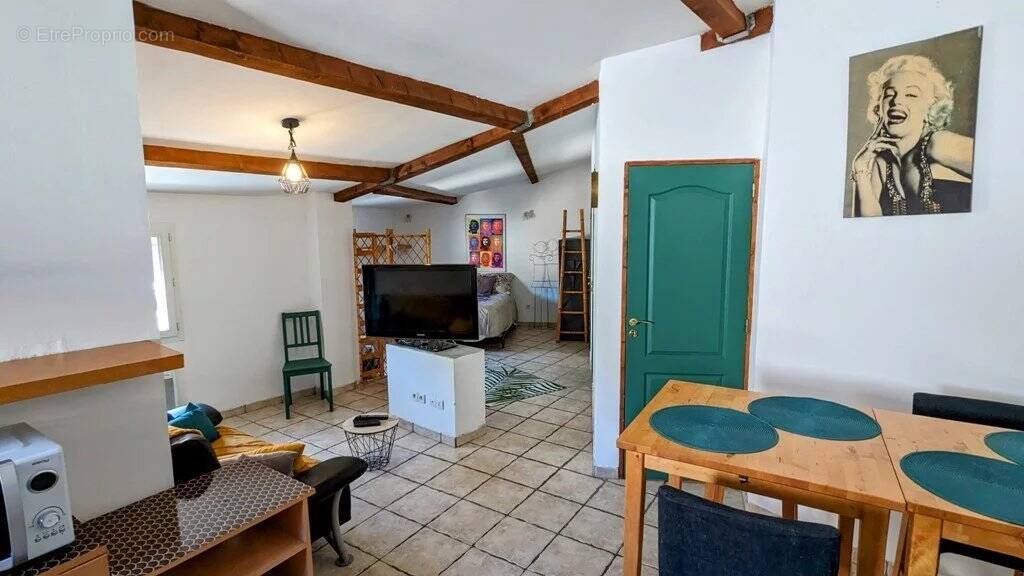 Appartement à CARCES