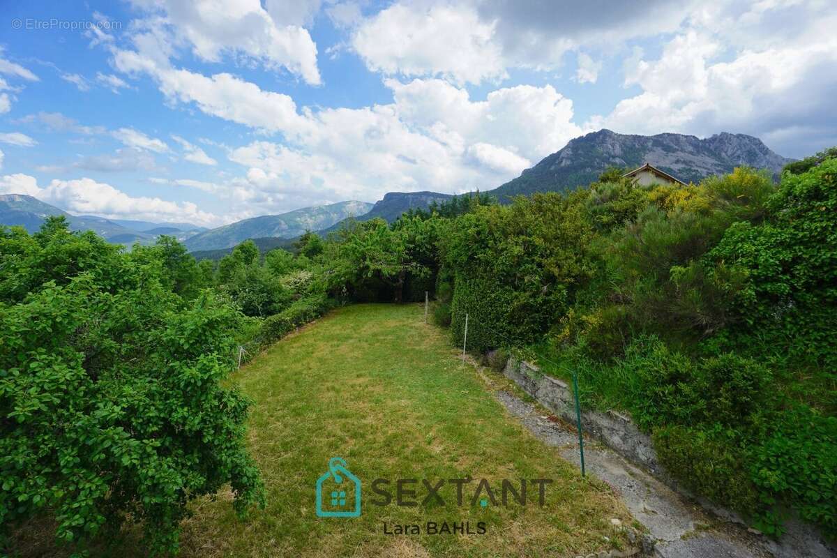Castellane  Maison individuelle de 95 m² sur un terrain de 1800 m², à 10 minutes du centre du village, avec vue panoramique - photo 12