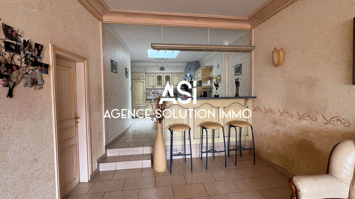Maison de ville 6p 4ch  128 m2 -  Garage 26 m2 et jardin  90m2 - photo 3