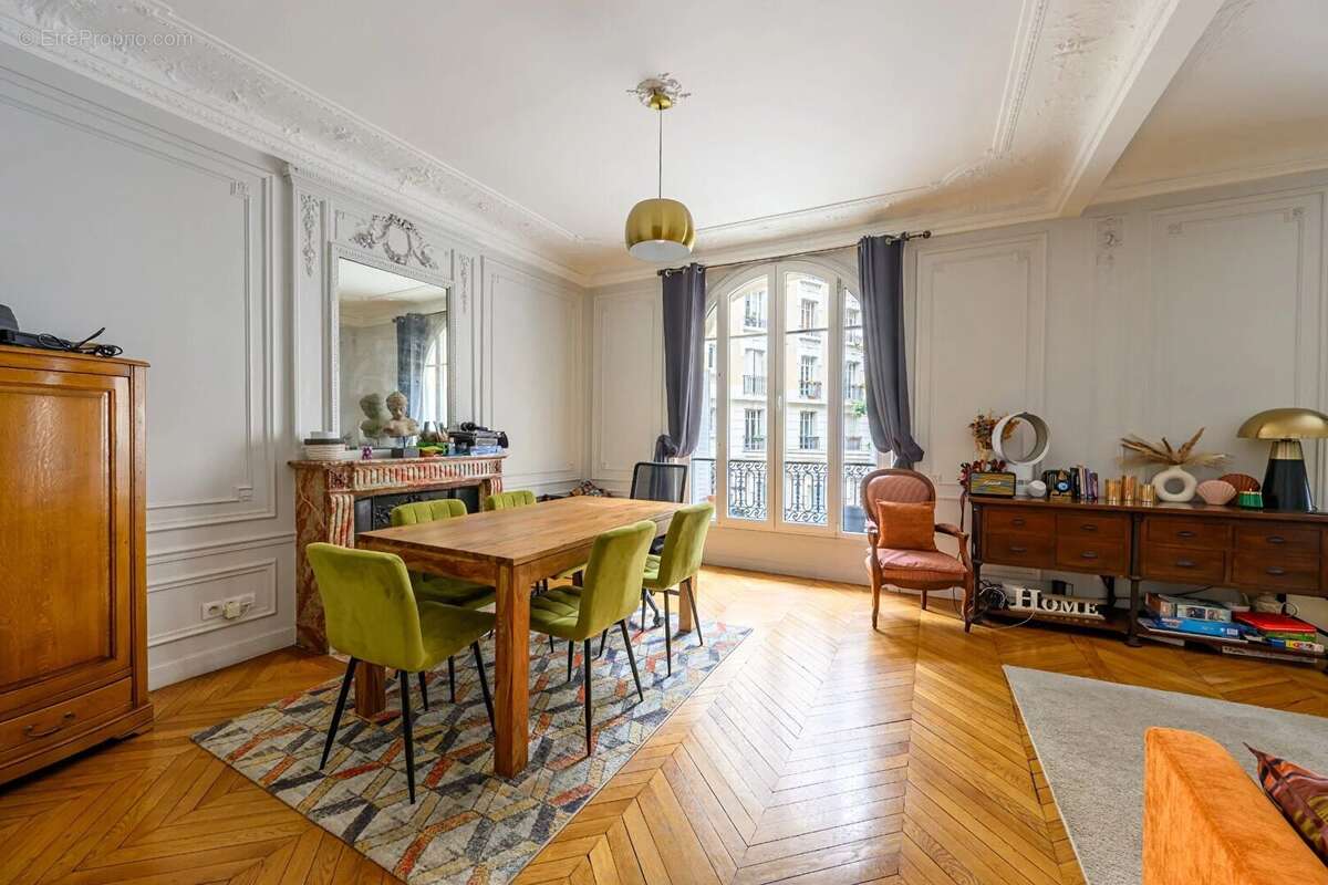 Appartement à PARIS-18E