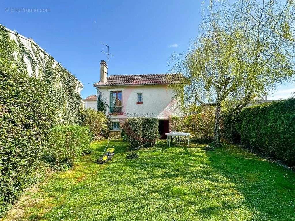 Maison à L&#039;HAY-LES-ROSES