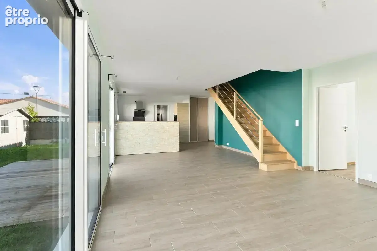Maison de 6 pièces de 125 m² à Saint-Julien-de-Concelles - photo 2