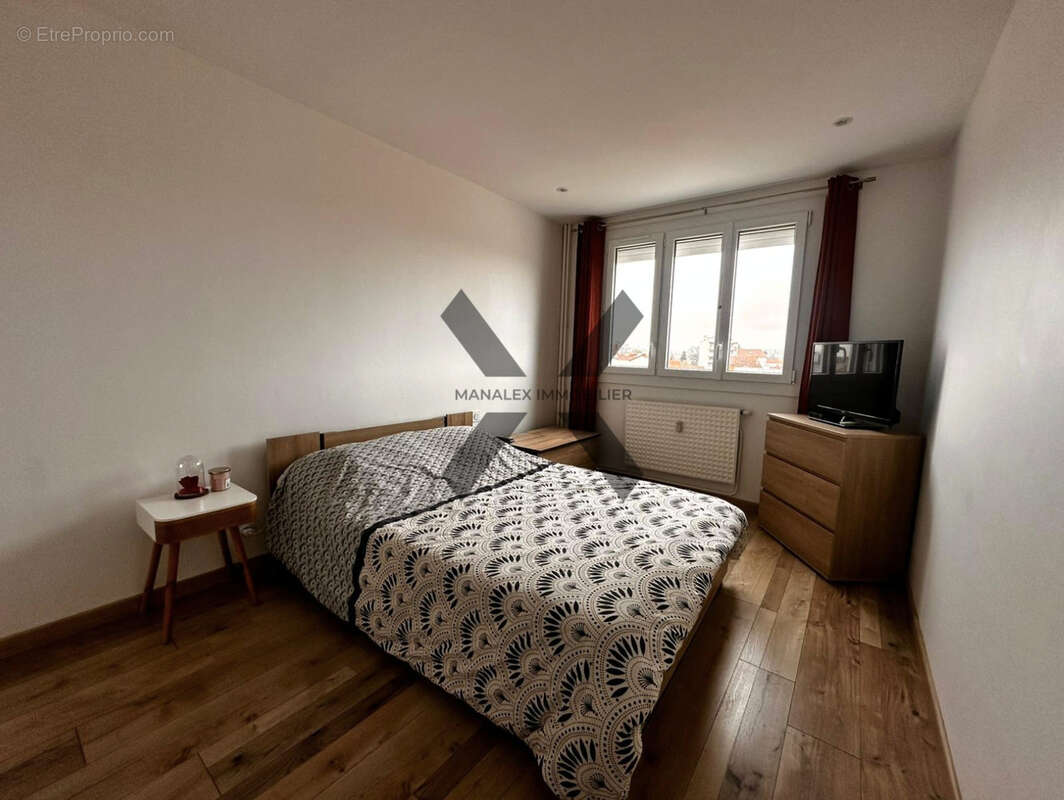 Appartement à LE COTEAU