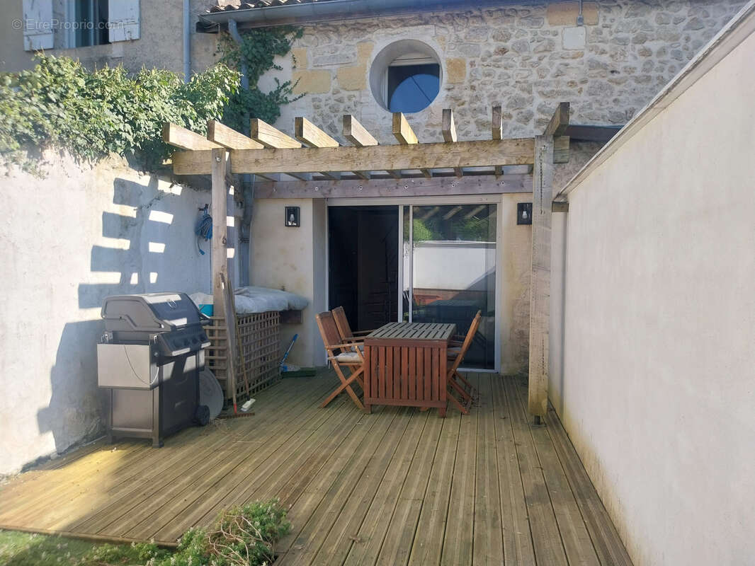 Maison à CASTRES-GIRONDE