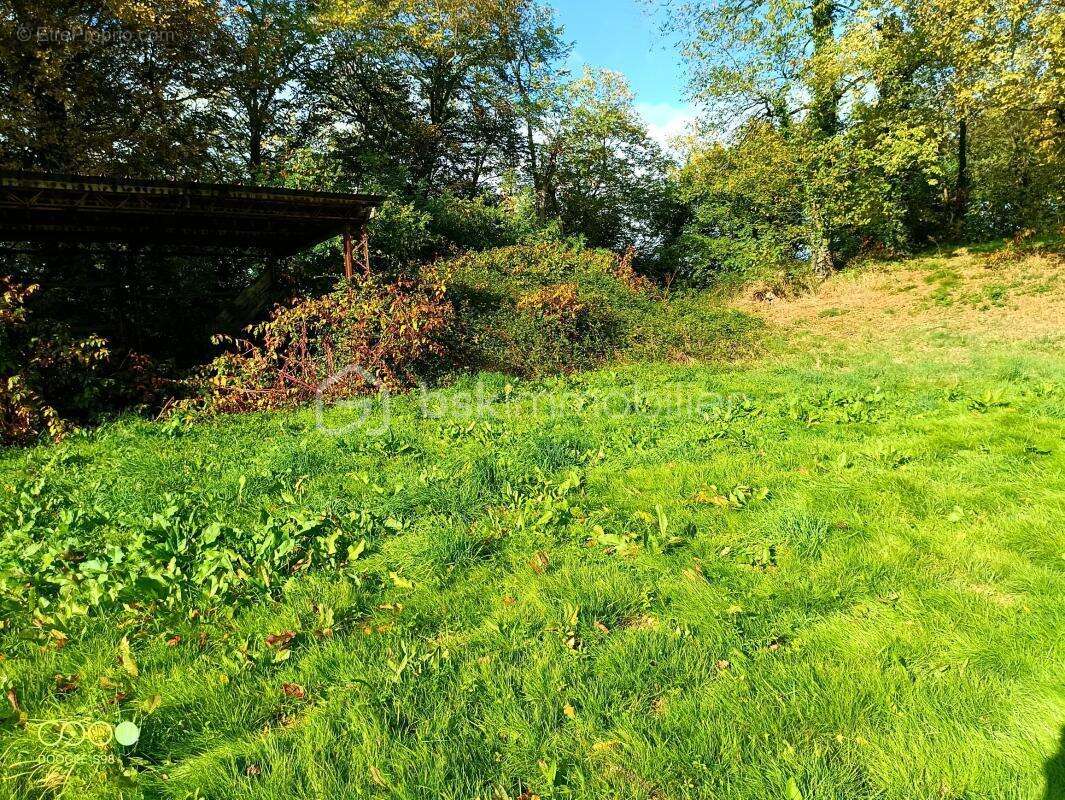 Terrain à AIRE-SUR-L'ADOUR