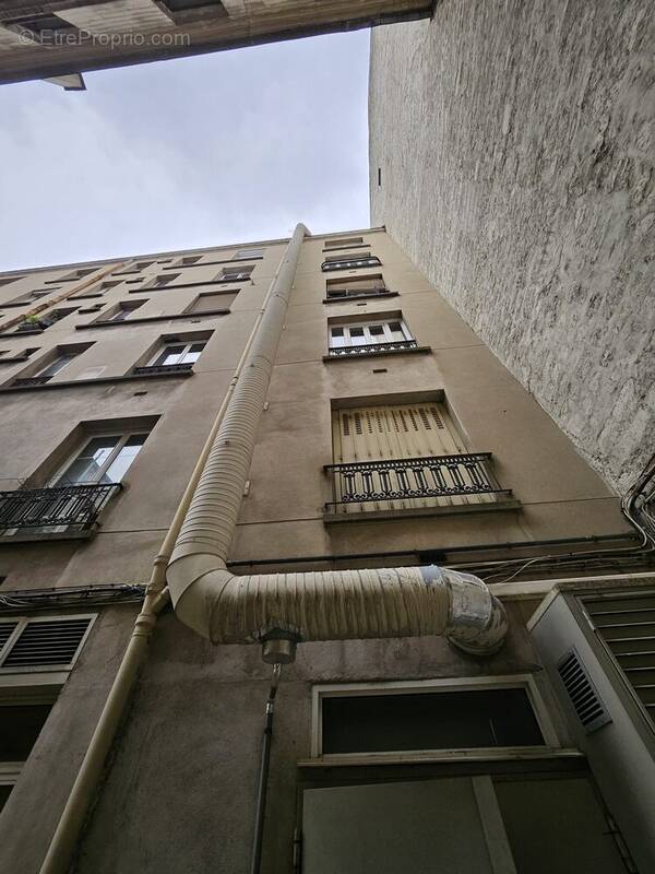 Autre à PARIS-12E