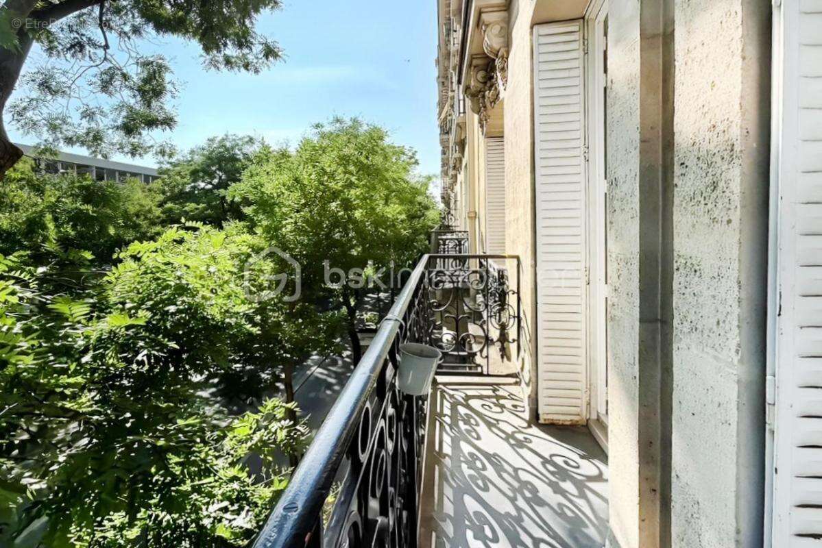 Appartement à PARIS-14E