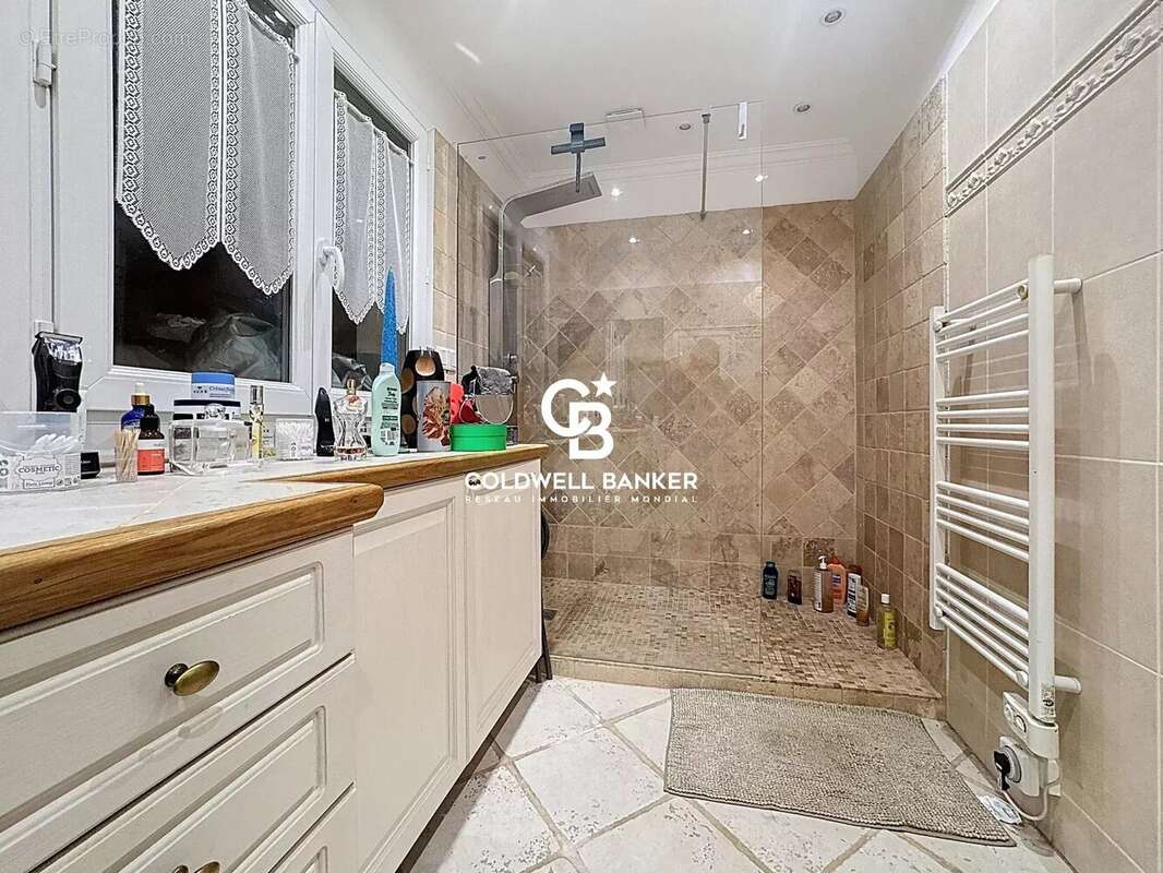 Maison à LES ADRETS-DE-L&#039;ESTEREL