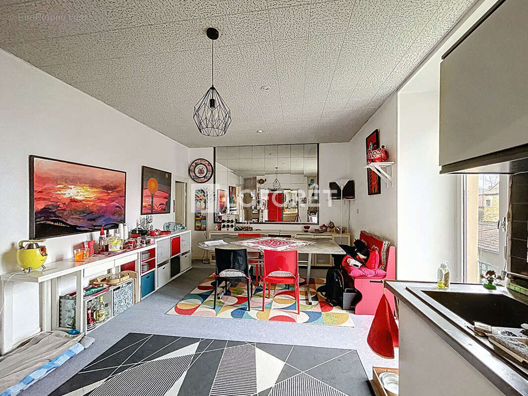 Appartement à NEUVILLE-SUR-SAONE