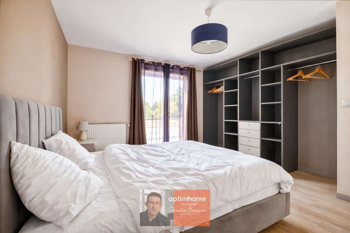 Dole – Grande maison familiale de 295 m² avec 7 chambres et jardin de 1 700 m² - photo 10