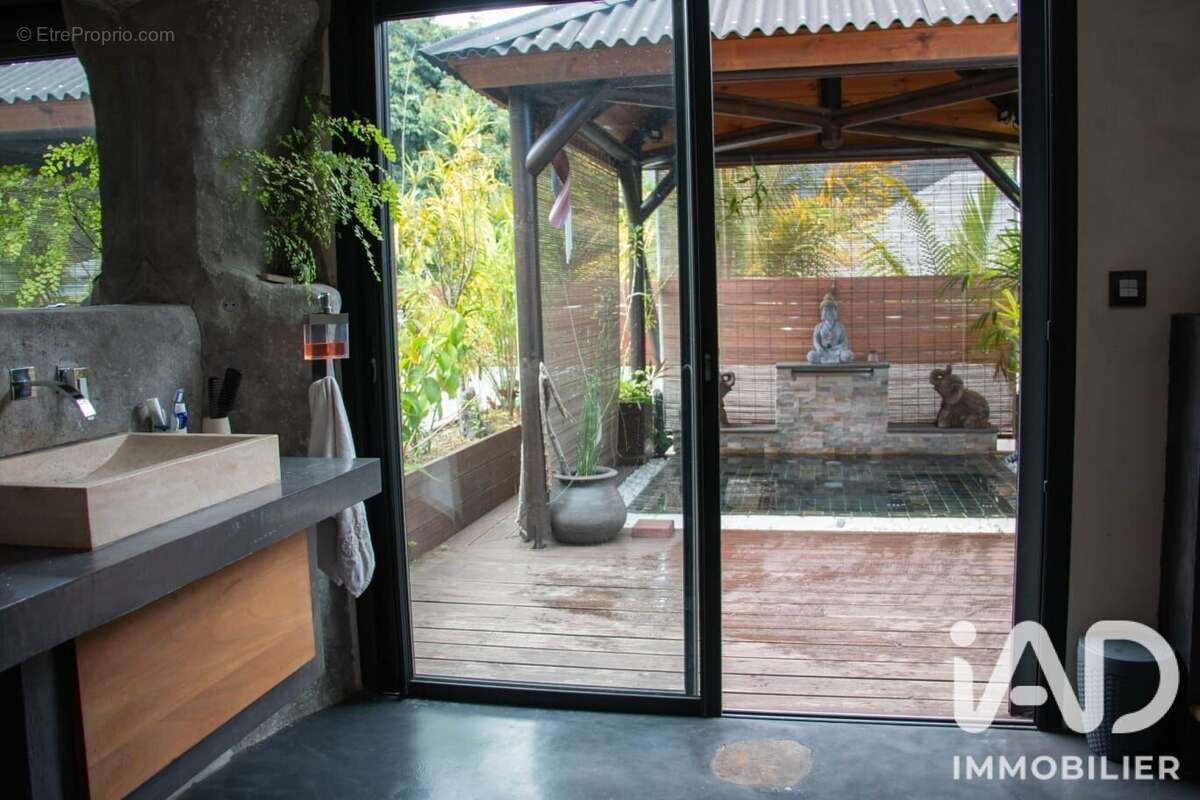 Maison 209 m² à Entre-Deux  - photo 6