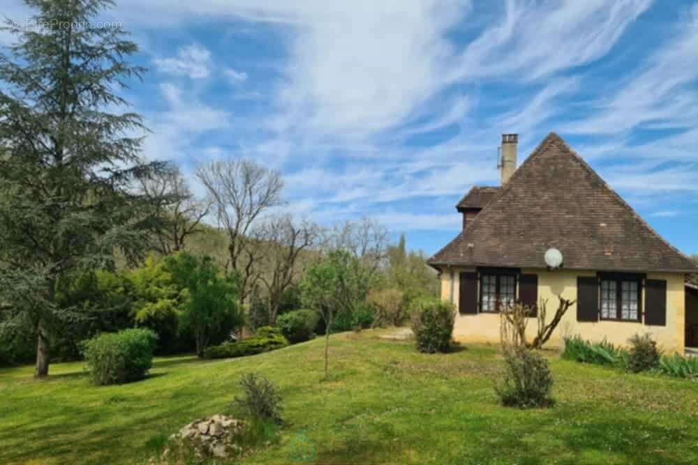 Maison à CENAC-ET-SAINT-JULIEN