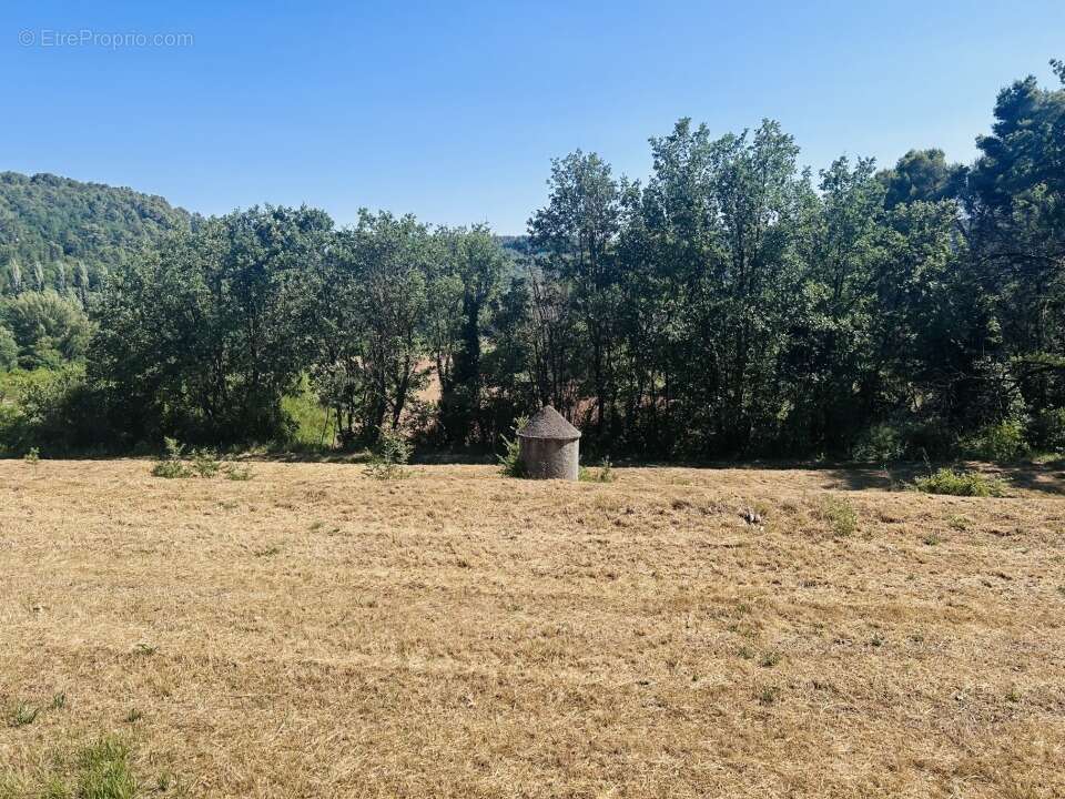 Terrain 1000 m² à Salernes  - photo 2