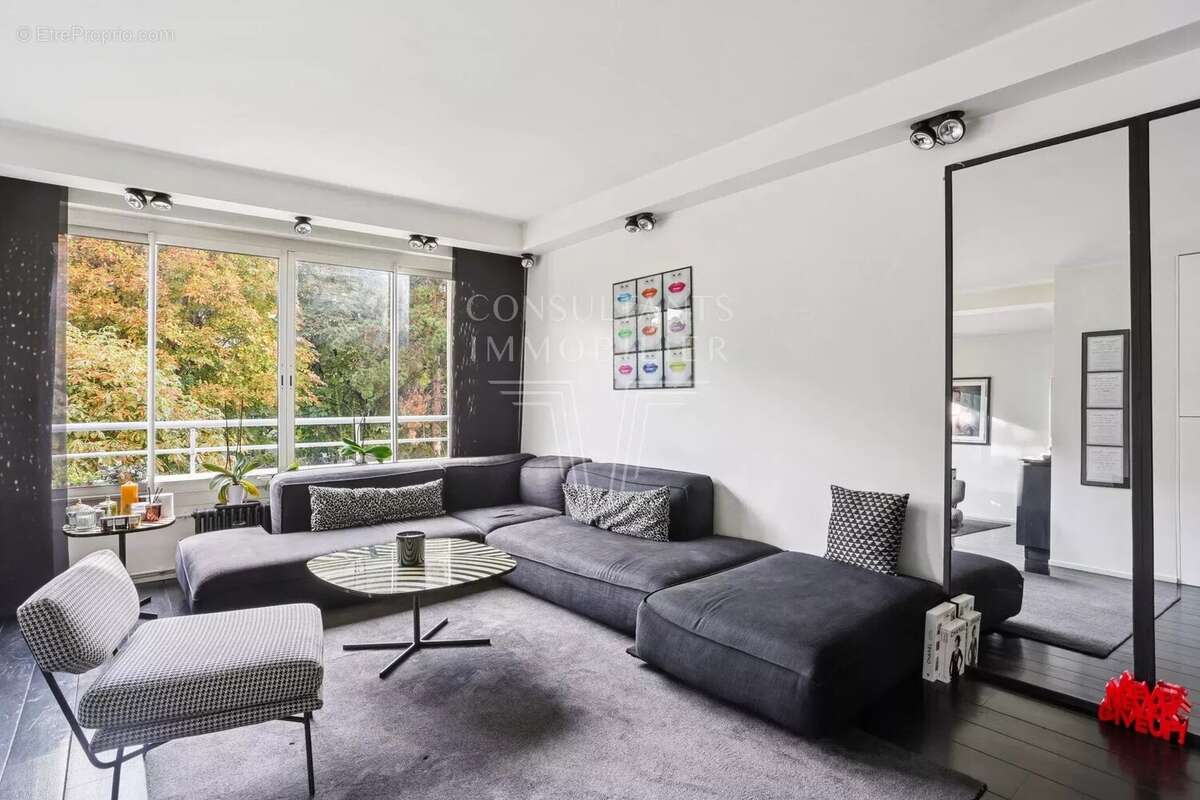 Appartement à NEUILLY-SUR-SEINE