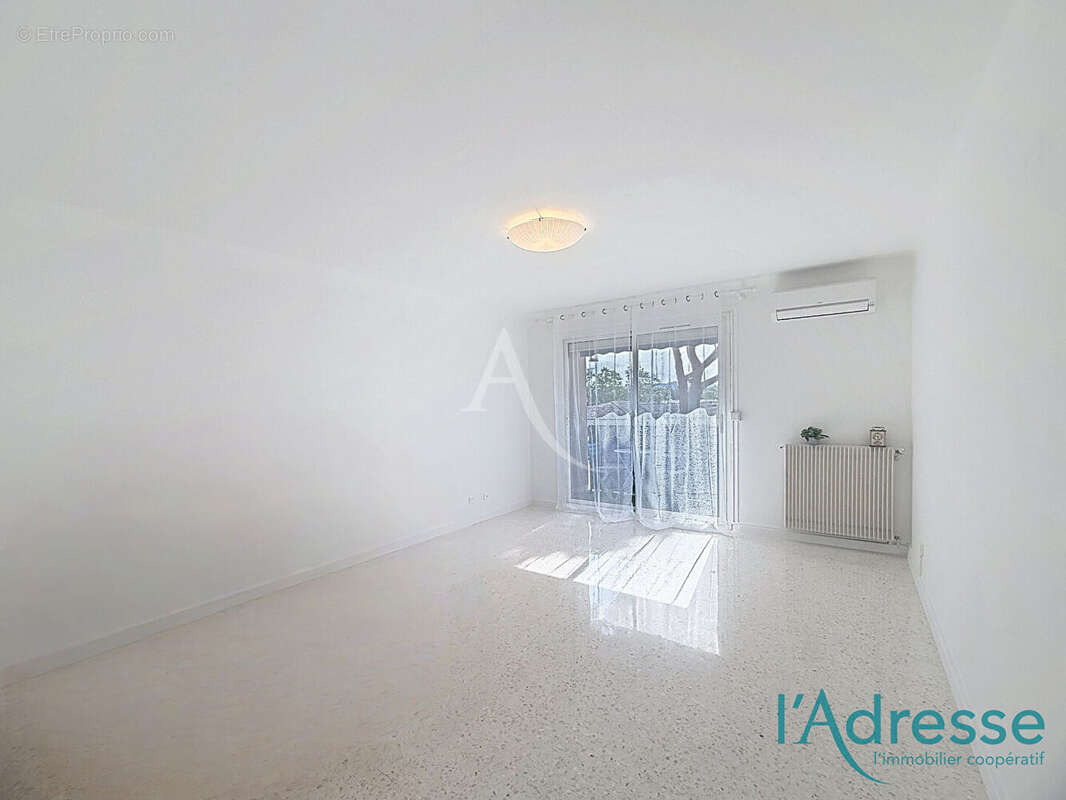 Appartement à MANDELIEU-LA-NAPOULE